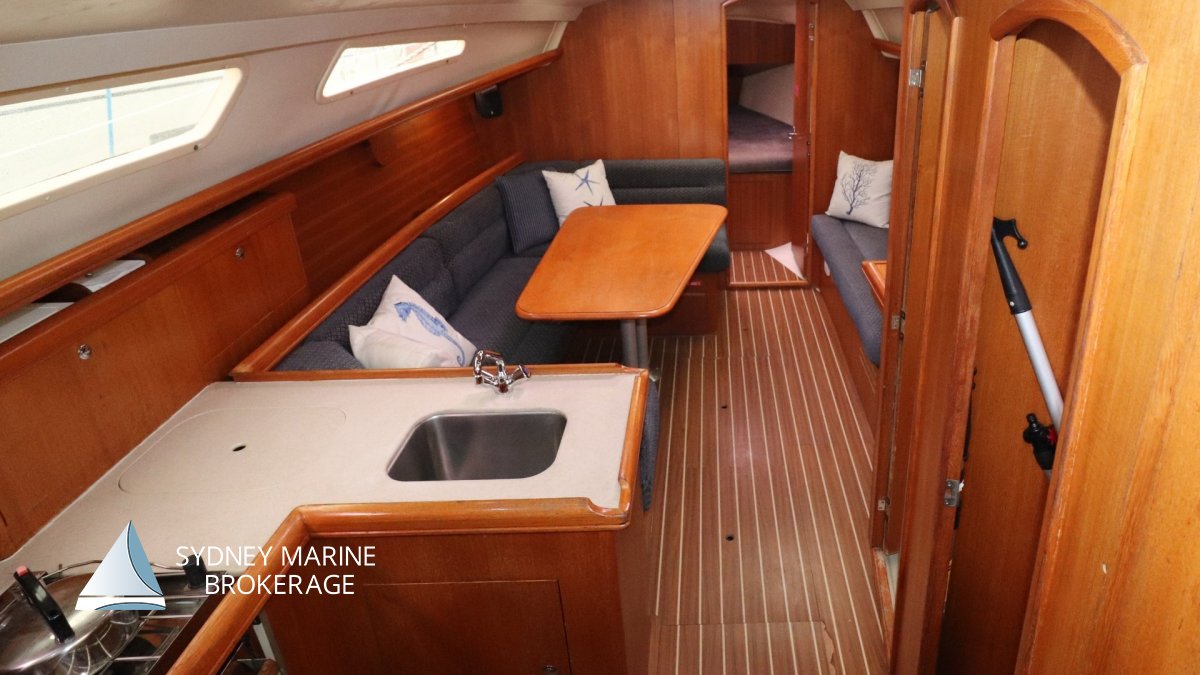 Hunter 33:3 Sydney Marine Brokerage Hunter 33 Yacht For Sale