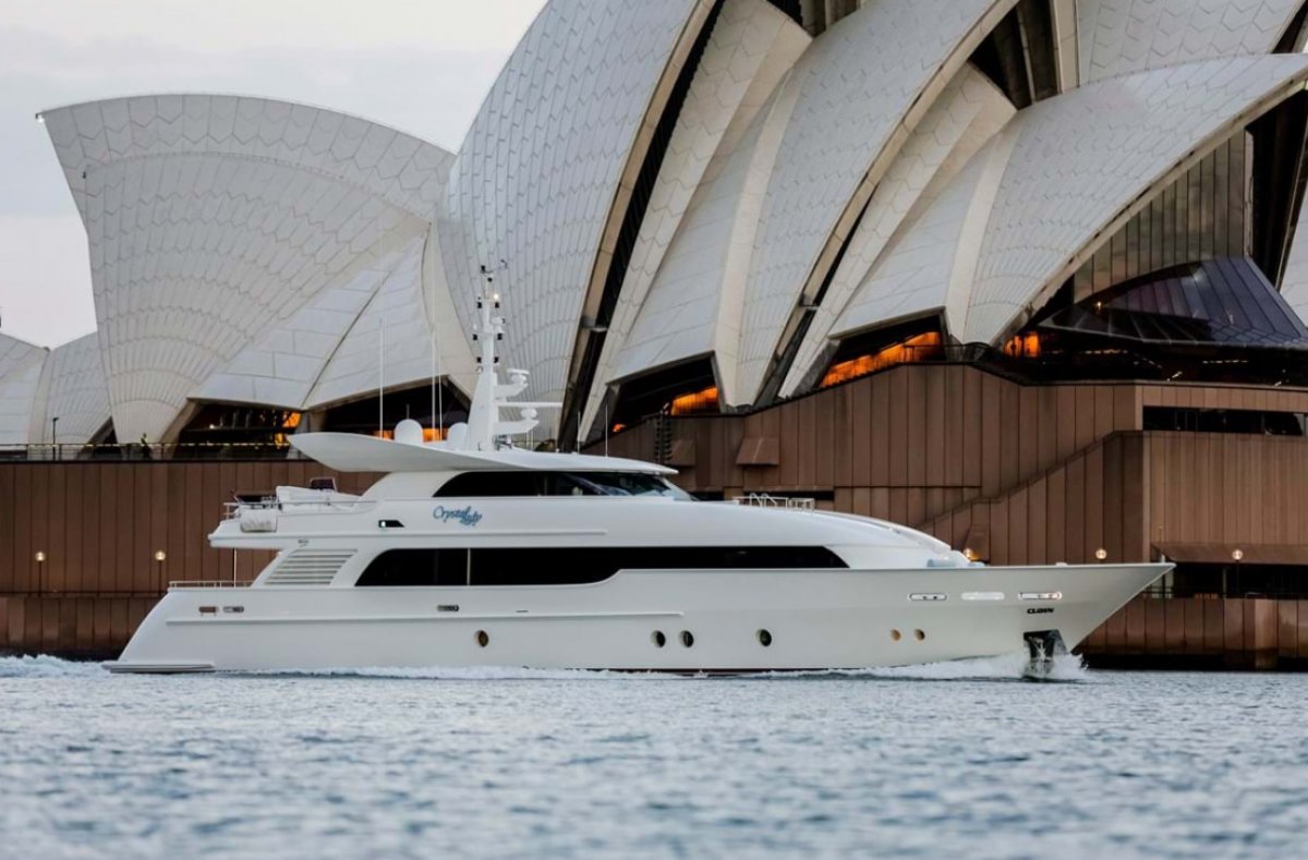Warren 35M Motor Yacht