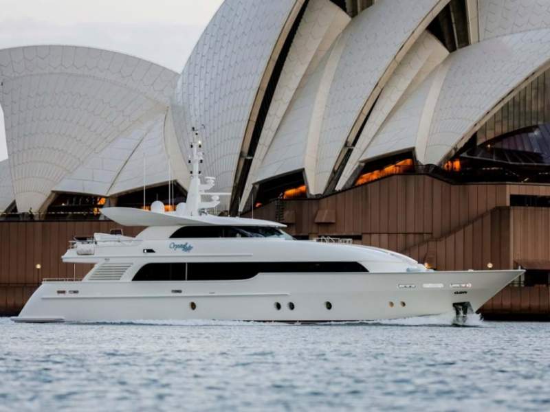 Warren 35M Motor Yacht