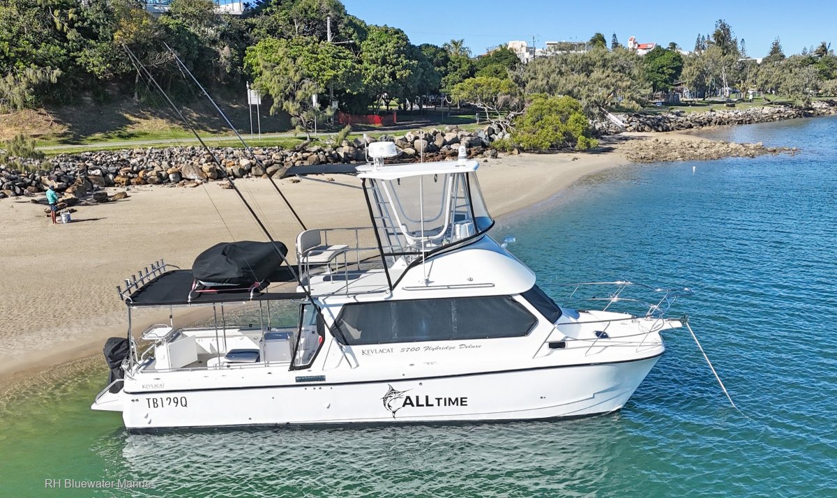 Kevlacat 3700 Flybridge Deluxe