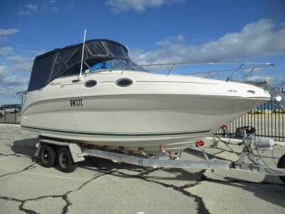 Sea Ray 240 Sundancer. Just serviced. 4000kg trailer.