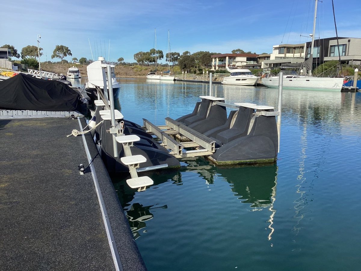 Aqua boat lift
