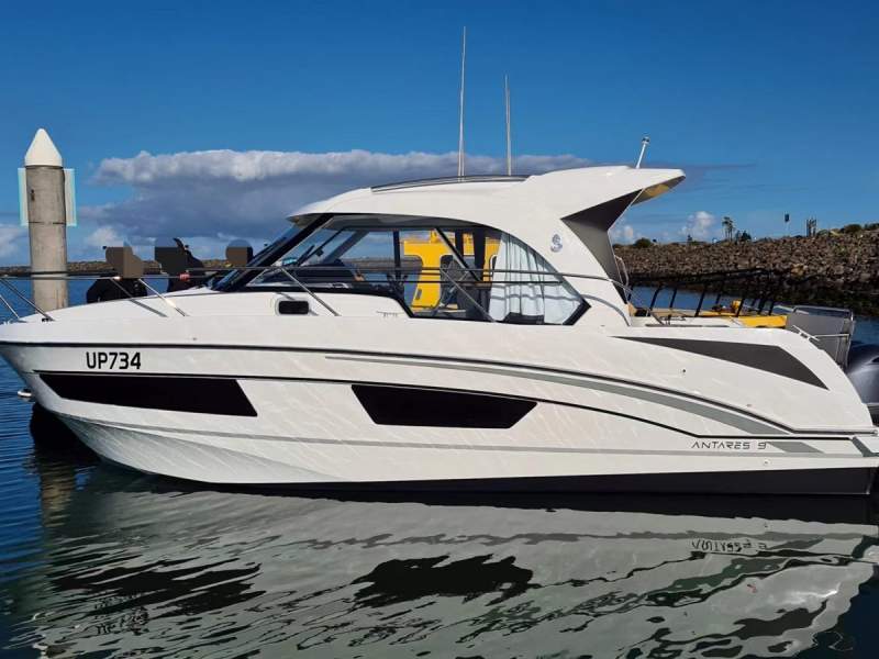 Mediterranean - European Luxury Cruiser. Bow & Stern Thrusters