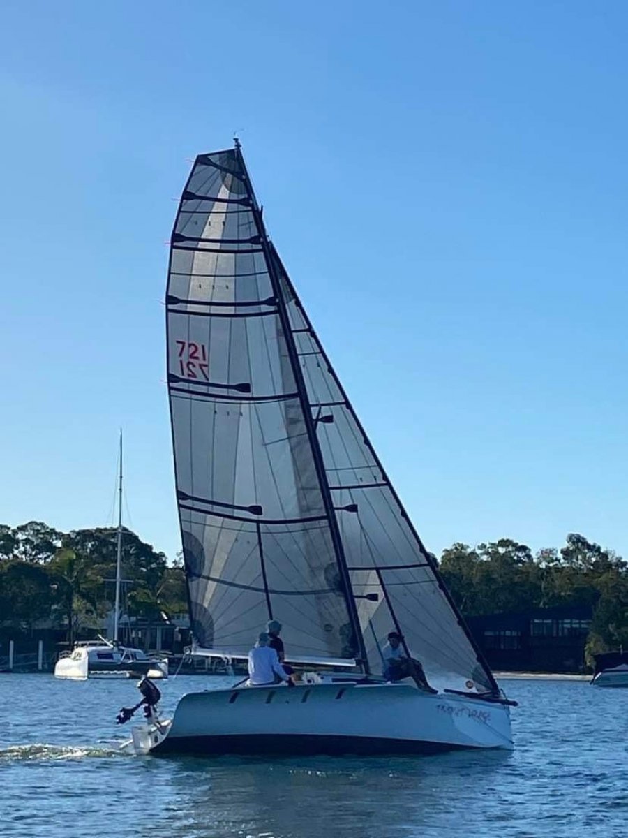 Stealth 7 Large Cabin Sports Boat