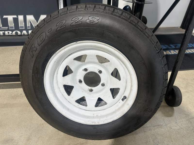 White Ford 14 Inch