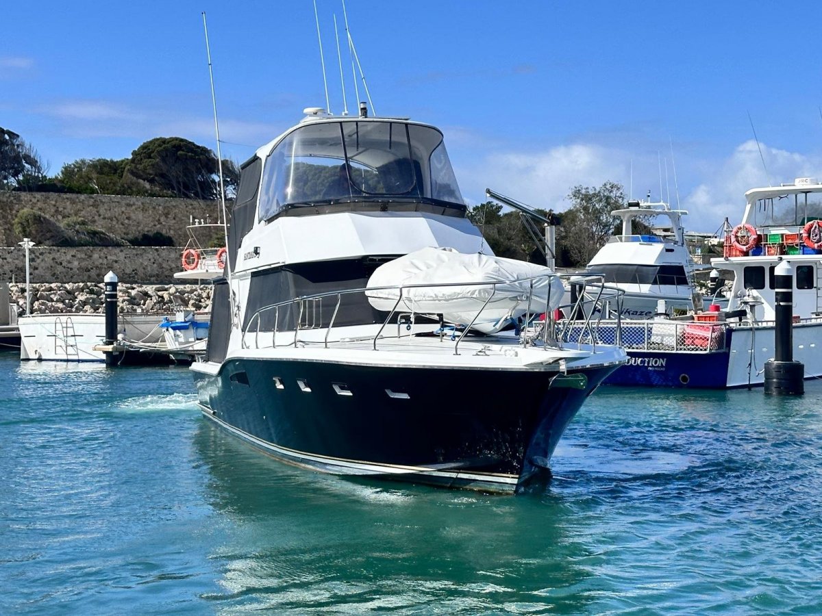 Laguna 42 Flybridge " Refitted and Launched December 2023:Laguna 42 by Yachts West