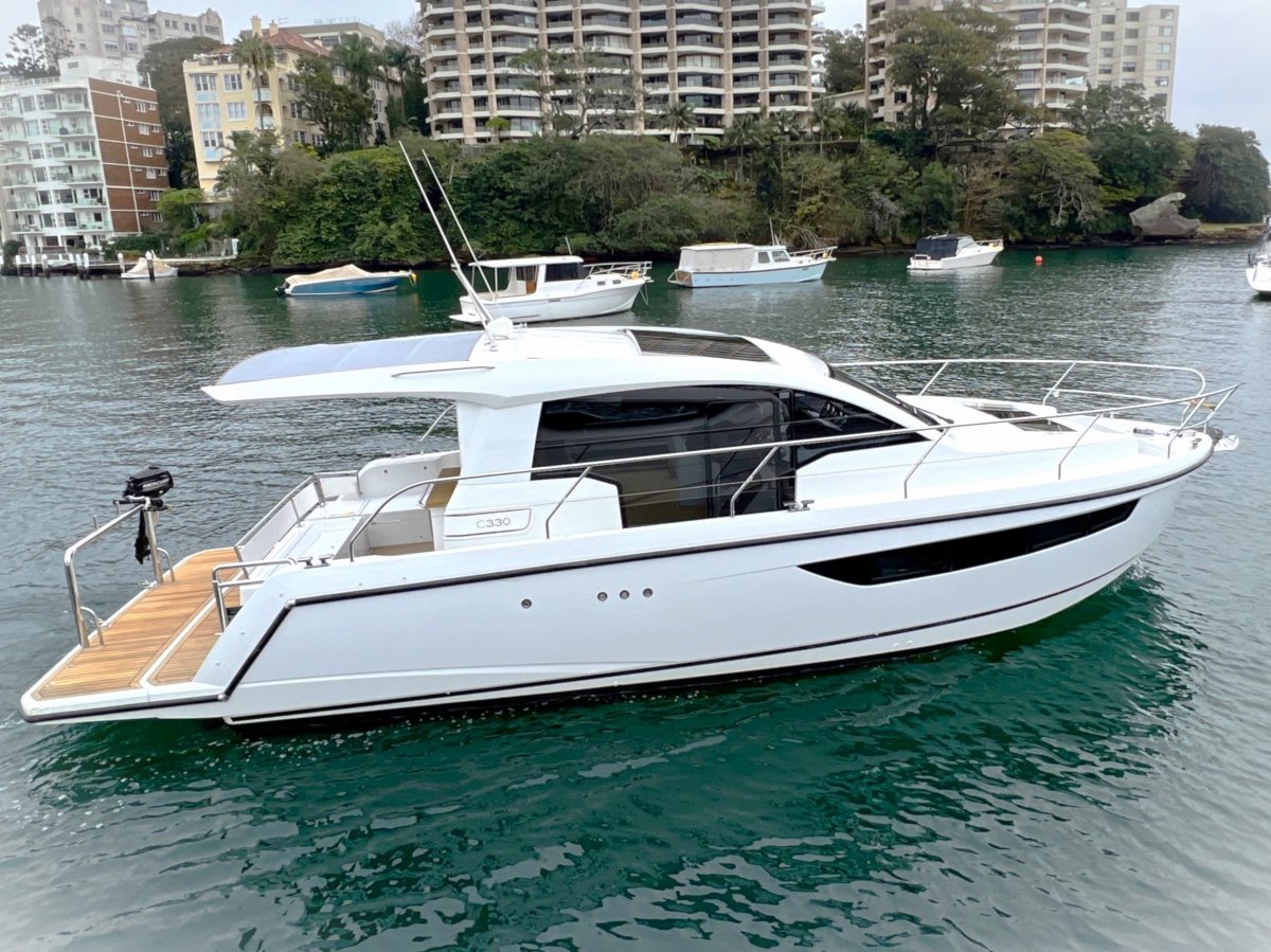 Sealine C330