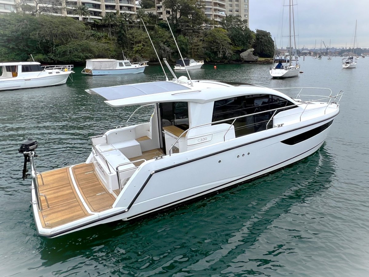 Sealine C330