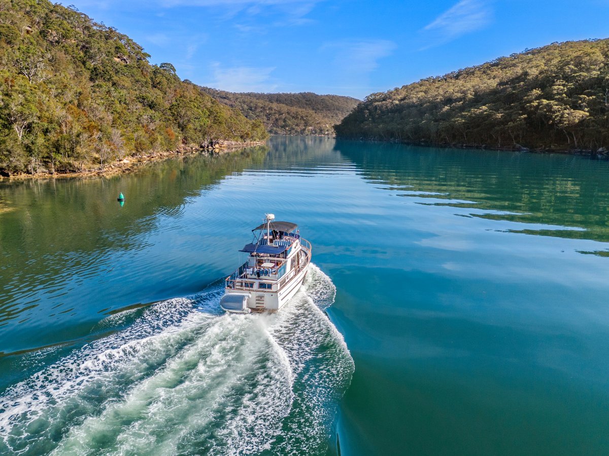 Navigator Neptune 42 Sun Deck