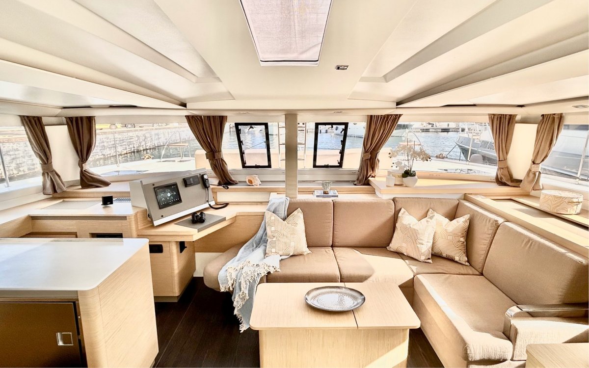 Fountaine Pajot Astrea 42