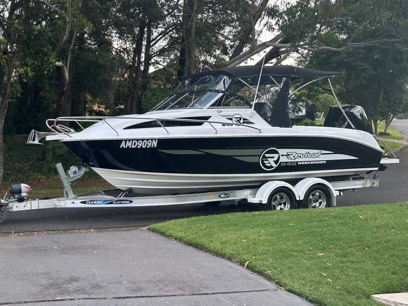 Revival 640 Weekender 2024 +BONUS Drawbar Swing Arm installed on Trailer