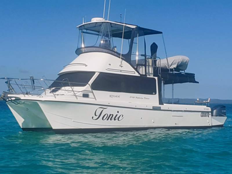 Kevlacat 3700 Flybridge