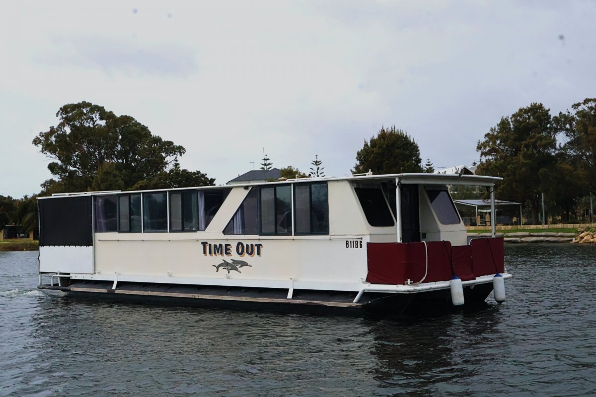 Custom Houseboat 12m - One of a Kind!