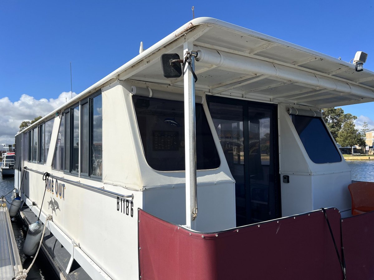 Custom Houseboat 12m - One of a Kind!