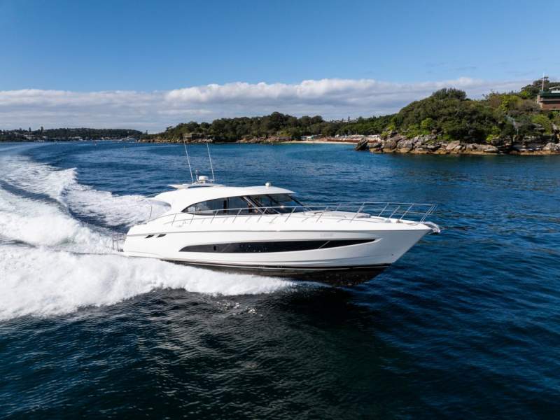 Riviera 5400 Sport Yacht 2017 Model