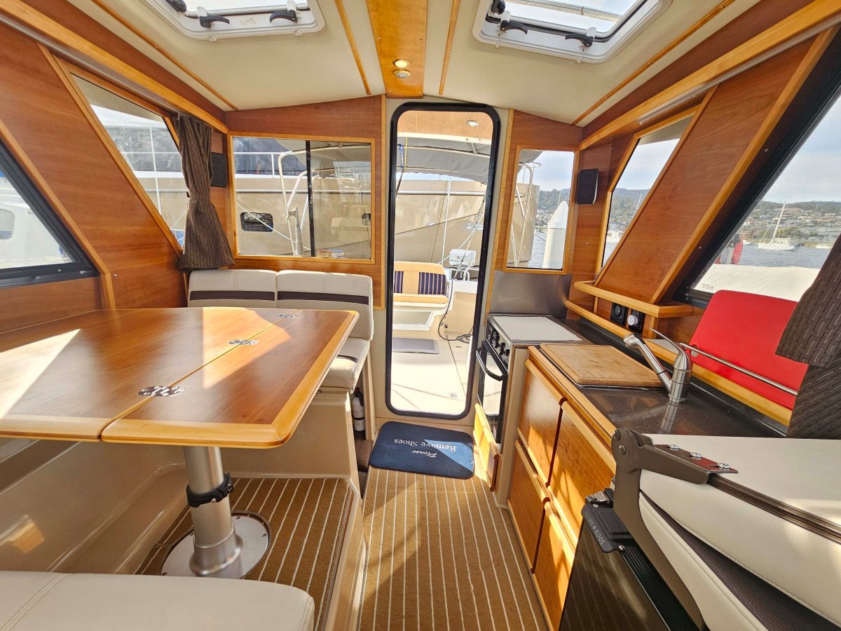 Cutwater 28 Sedan Cruiser – *** PRICED TO SELL ***