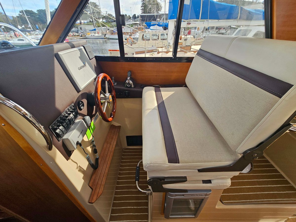 Cutwater 28 Sedan Cruiser – *** PRICED TO SELL ***