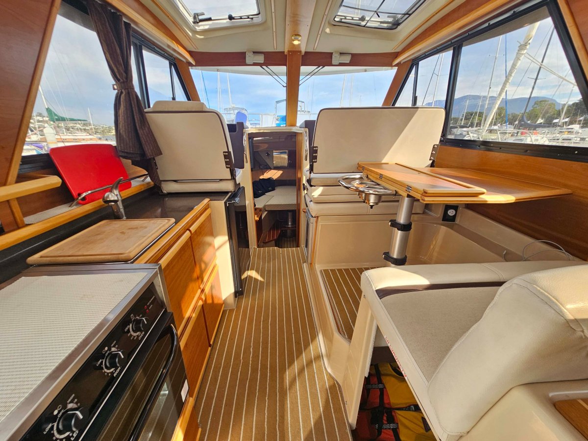 Cutwater 28 Sedan Cruiser - *** PRICED TO SELL ***