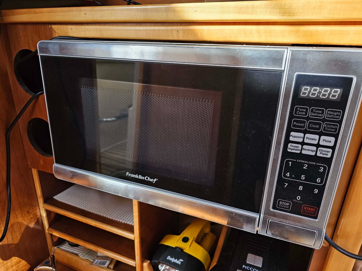 Cutwater 28 Sedan Cruiser – *** PRICED TO SELL ***