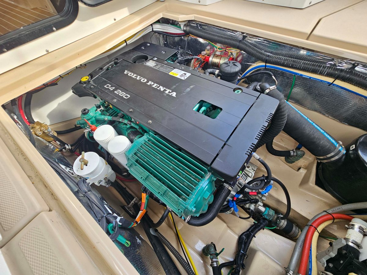 Cutwater 28 Sedan Cruiser – *** PRICED TO SELL ***
