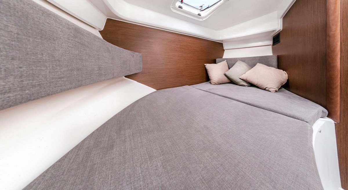 New Beneteau Antares 8.0 OB Cruising