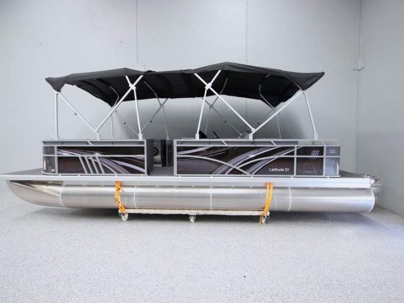 Latitude 32 Pontoons 250DX *** FAMILY FUN ON THE WATER *** $69,990 ***