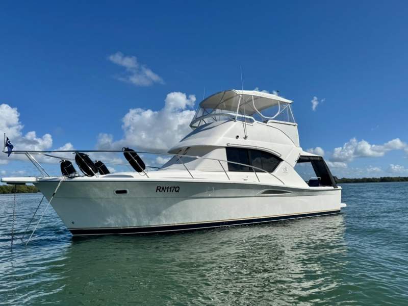 Riviera 3350 Flybridge