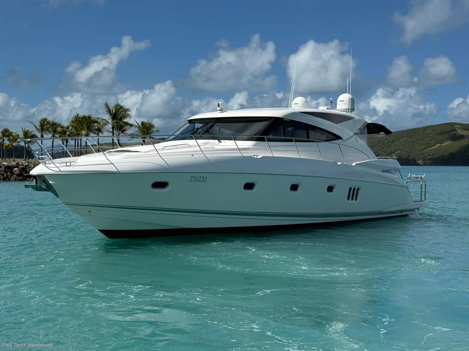 Riviera 5800 Sport Yacht - LOW HOURS - OWNER SAYS PRESENT ALL OFFERS!