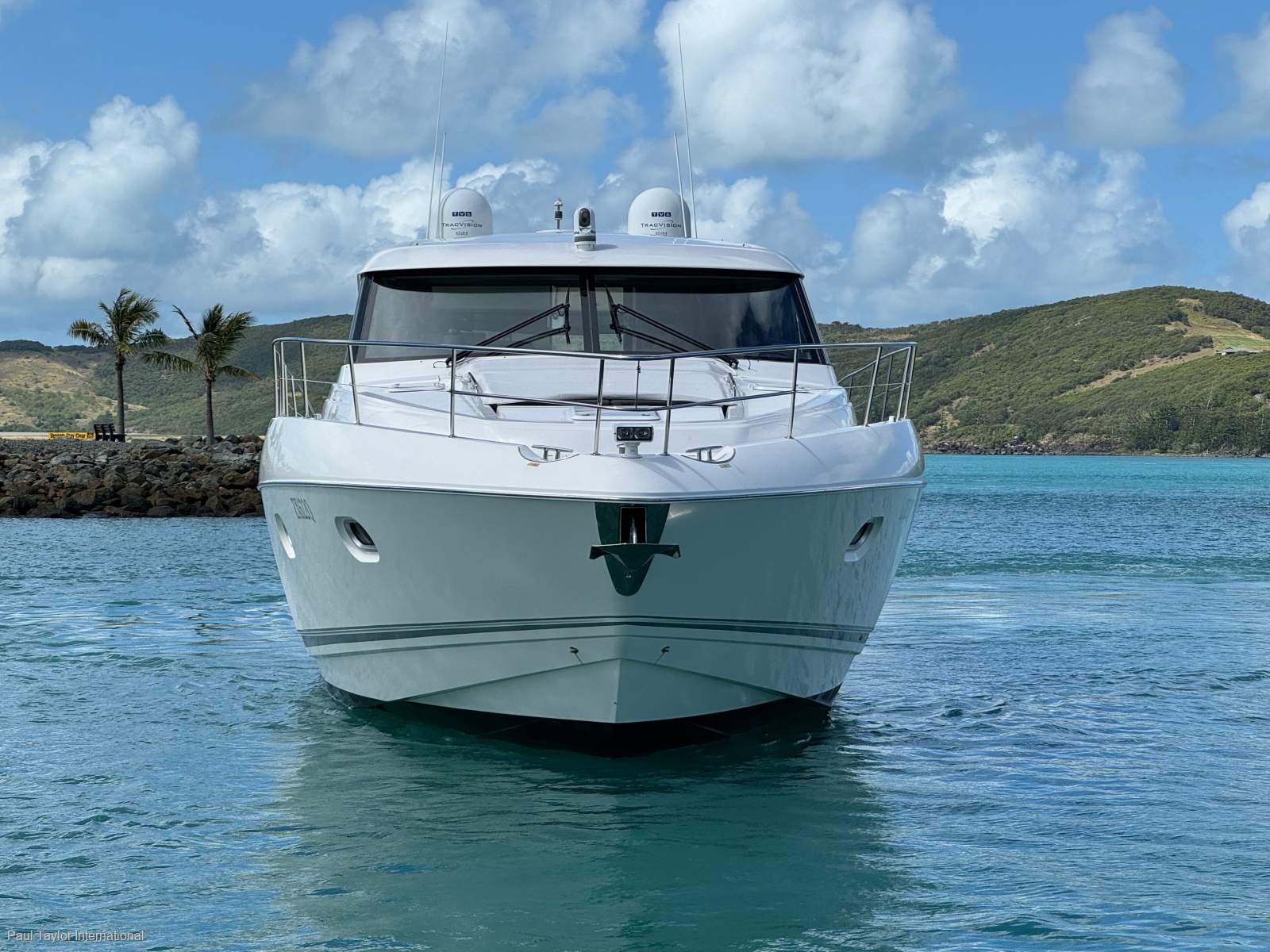 Riviera 5800 Sport Yacht - LOW HOURS - OWNER SAYS PRESENT ALL OFFERS!