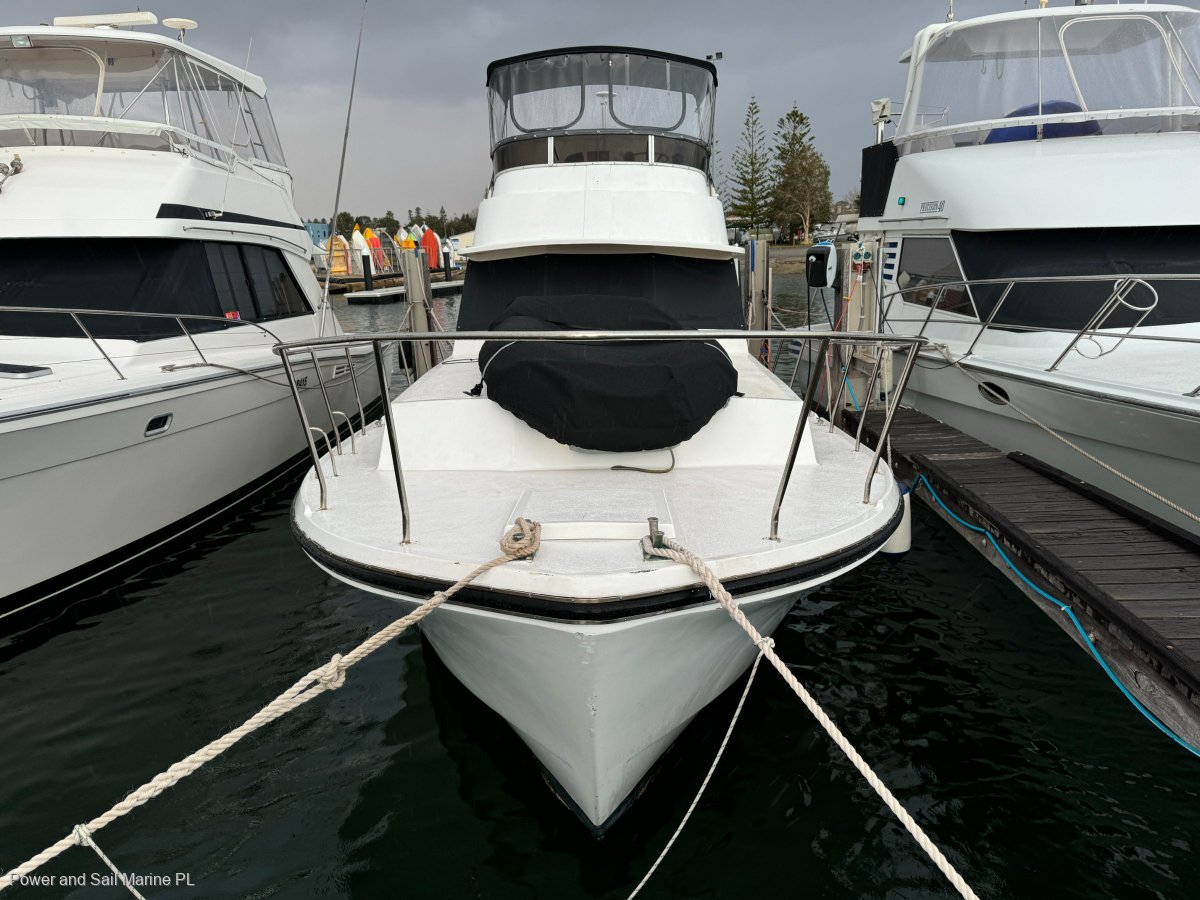 Northshore 37 Flybridge Cruiser