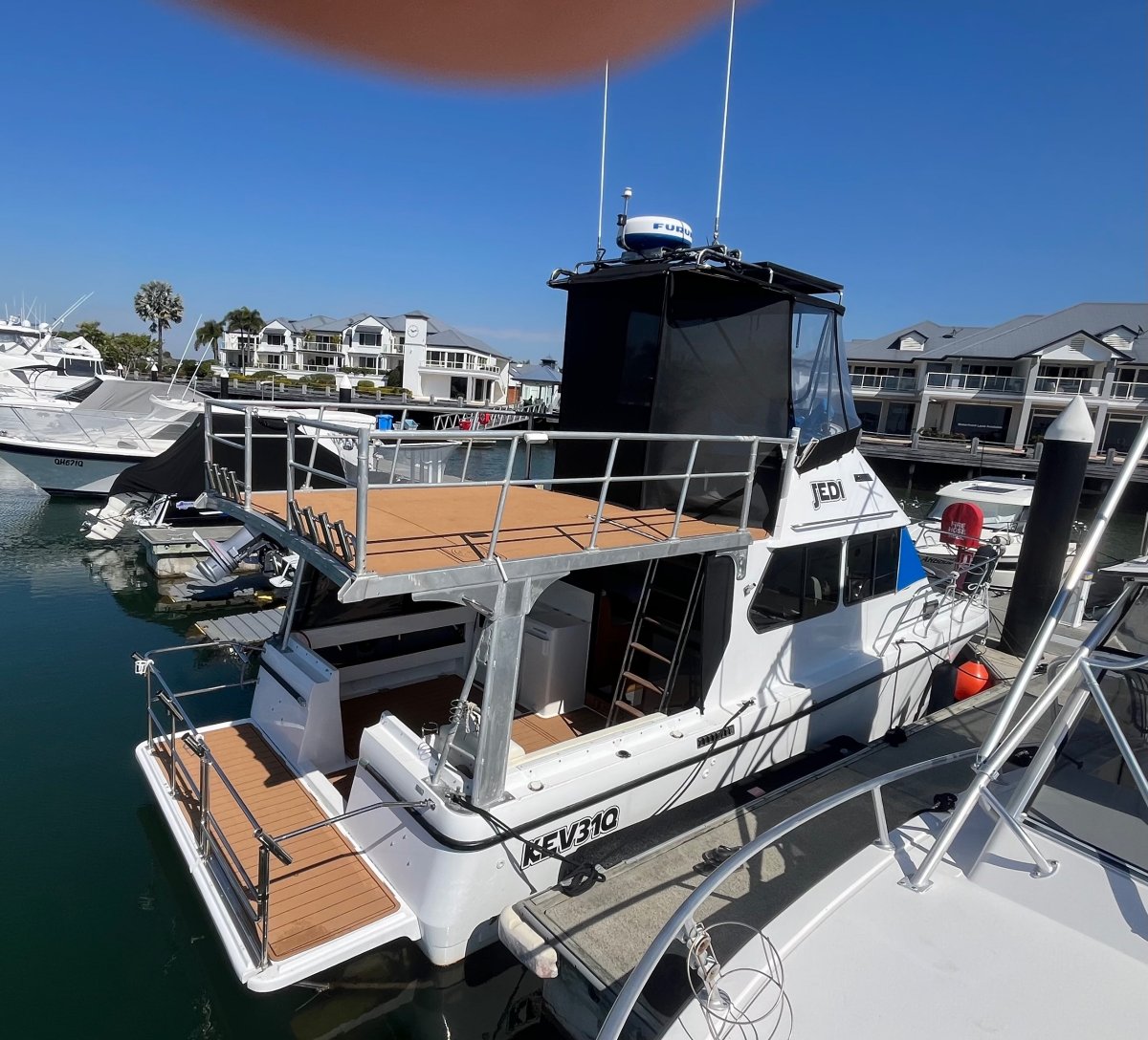 Kevlacat 3100 Flybridge Duel helm