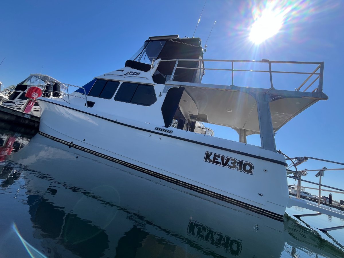 Kevlacat 3100 Flybridge Duel helm