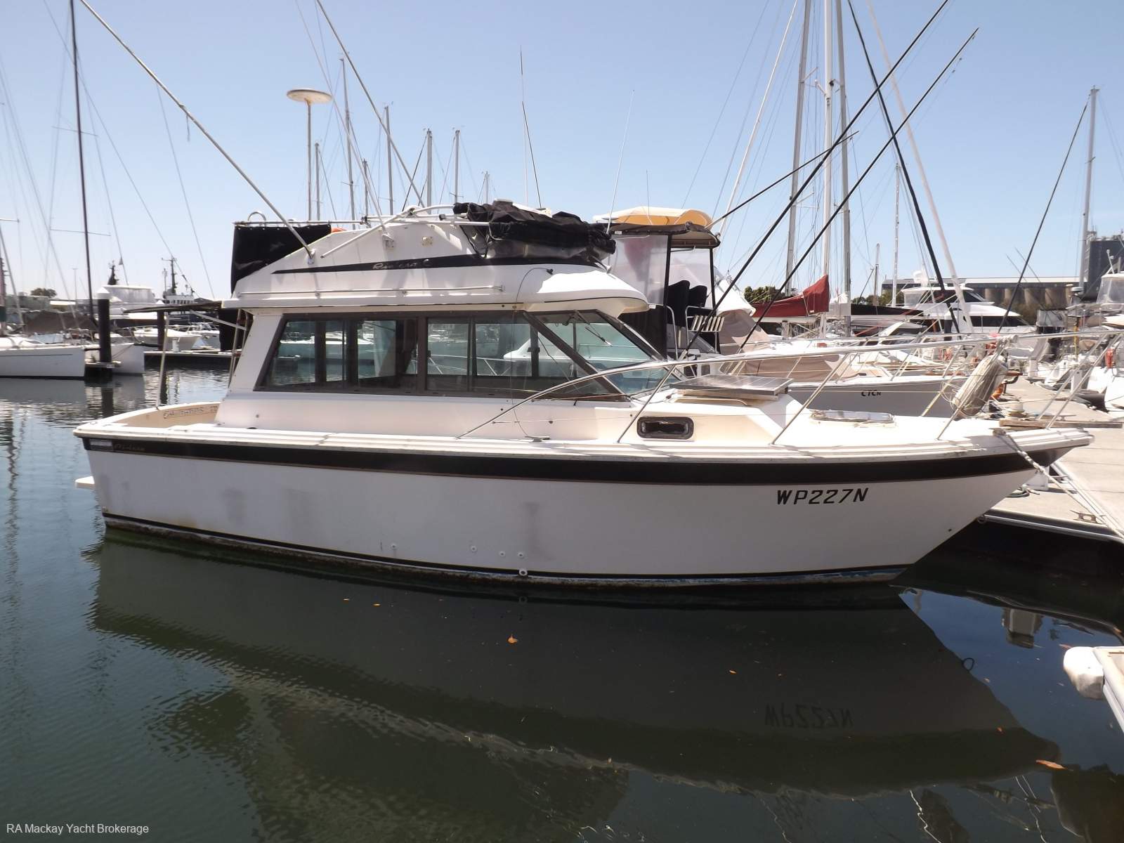 Riviera 30 Flybridge