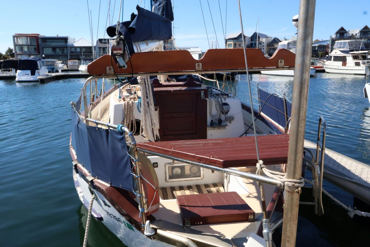 Westsail 33 - Discover the Charm!