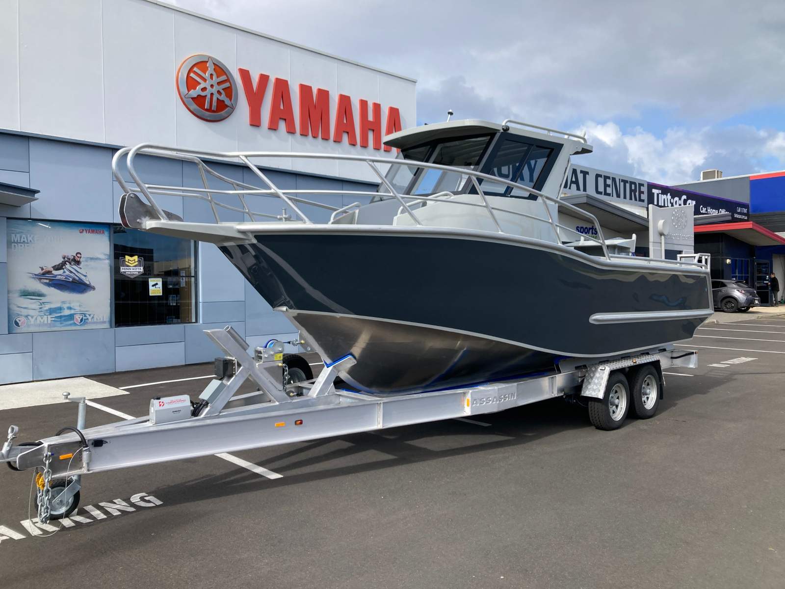 New Assassin 770 ISLAND CAB