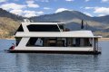 Nomad Houseboat Holiday Home on Lake Eildon:Nomad on Lake Eildon