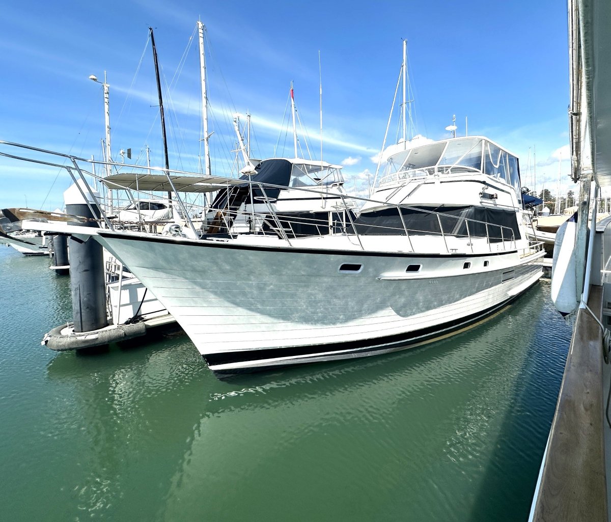 Island Gypsy 44 Aft Cockpit Flybridge Cruiser