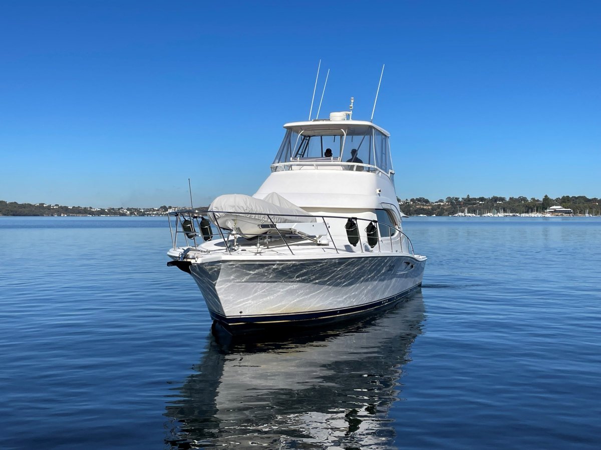 Riviera 40 Flybridge