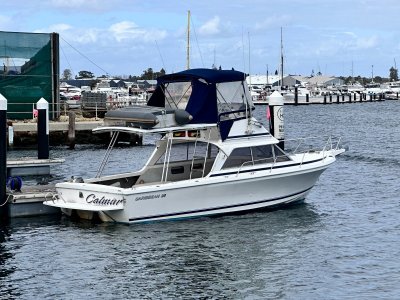 Caribbean 26 Flybridge Cruiser Perfect Blend of Family Comfort and Performance