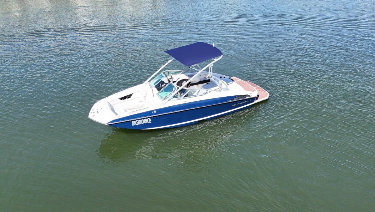 Regal 2220 Fasdeck