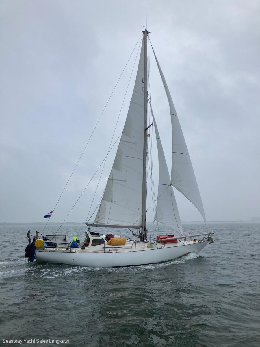 Philips 43 for sale with Seaspray Yacht Sales Langkawi.:Philip 43 yacht for sale