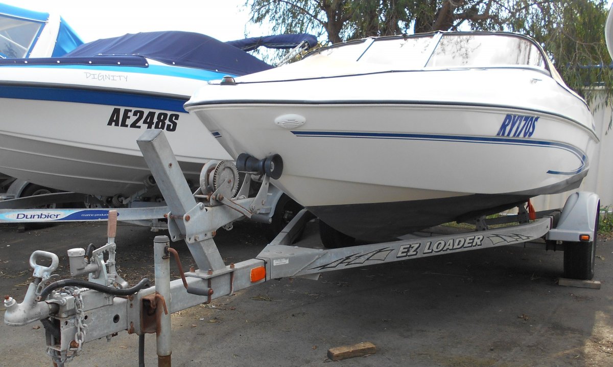 Glastron MX 175 BOW RIDER