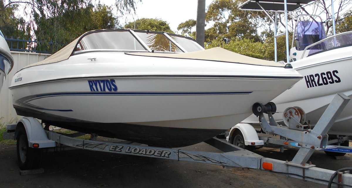 Glastron MX 175 BOW RIDER