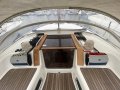 Jeanneau 42DS Deck Saloon