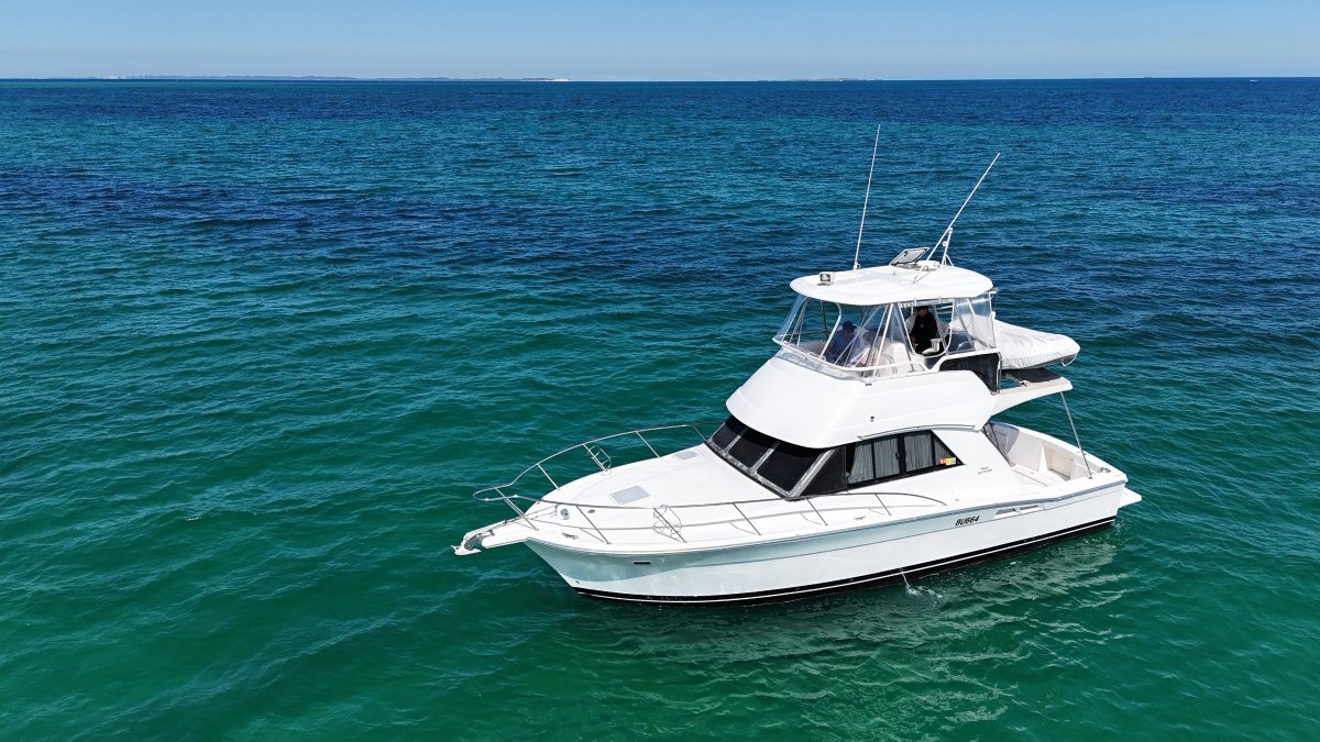 Riviera 36 Platinum Flybridge Make an offer
