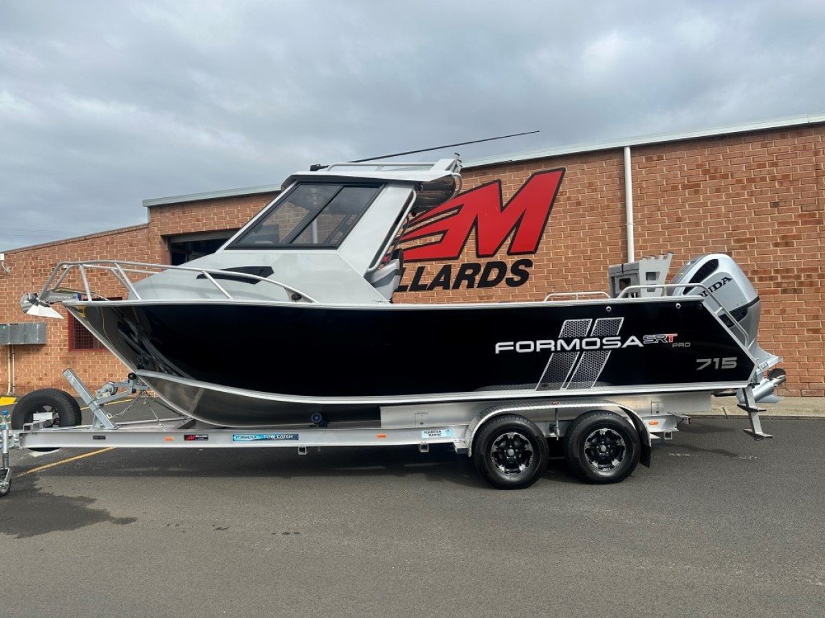 New Formosa 715 SRT Half Cabin Hard Top