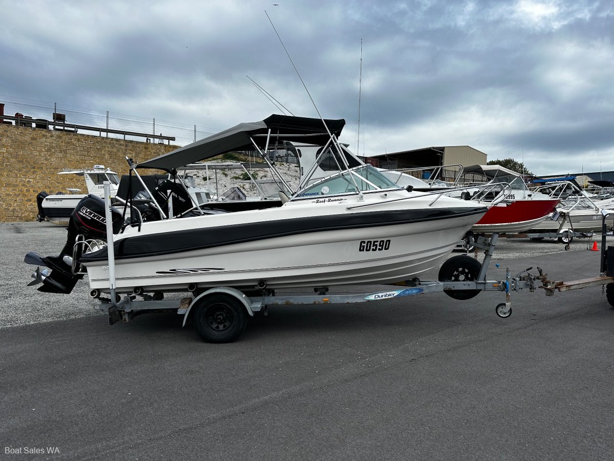 Coxcraft Reefrunner 5.4 NEAT AND VERY CLEAN 2005 MODEL