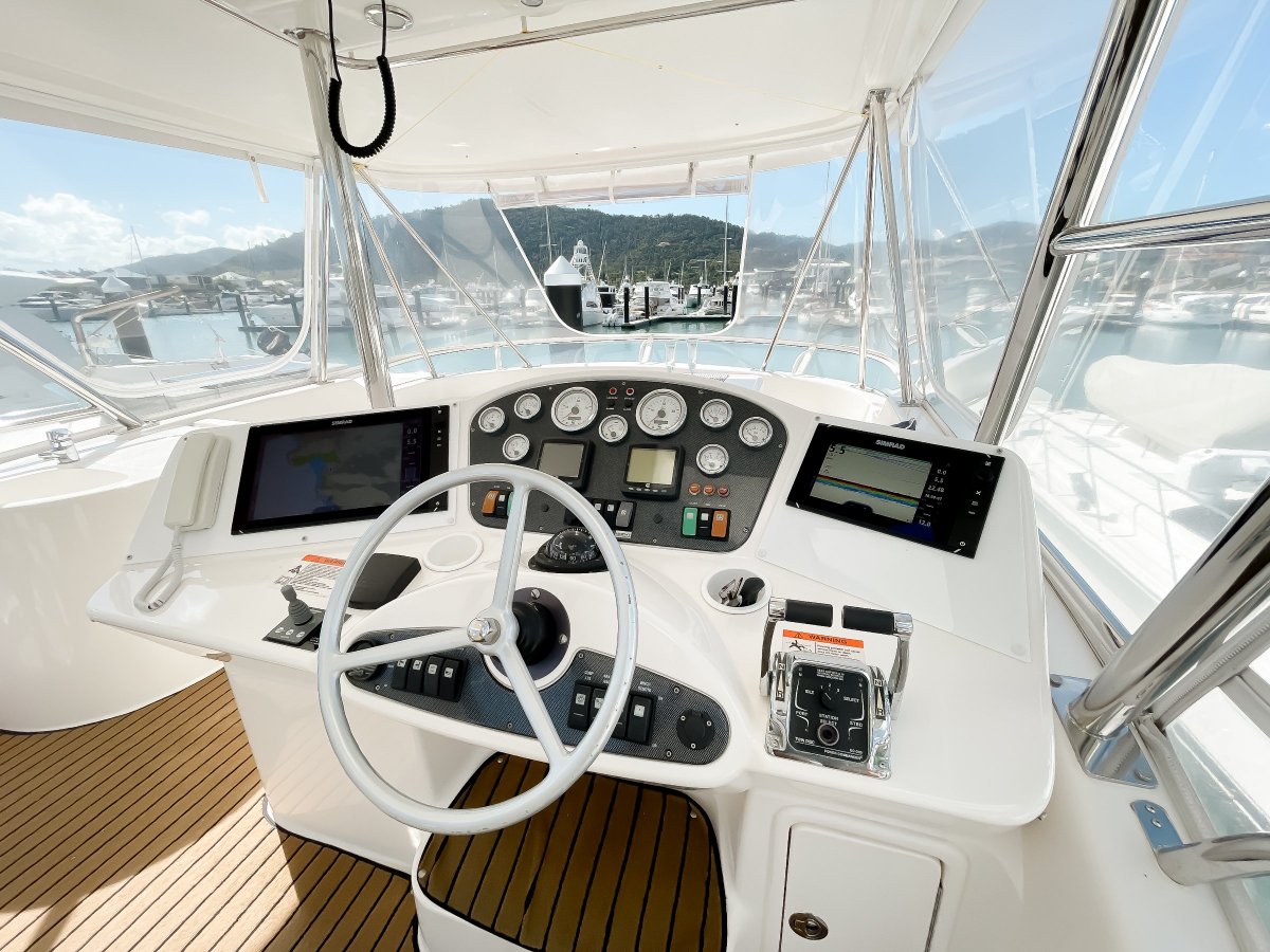 Riviera 47 Flybridge Convertible