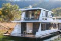 Top Gun Houseboat Holiday Home on Lake Eildon:Top Gun on Lake Eildon