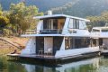 Top Gun Houseboat Holiday Home on Lake Eildon:Top Gun on Lake Eildon